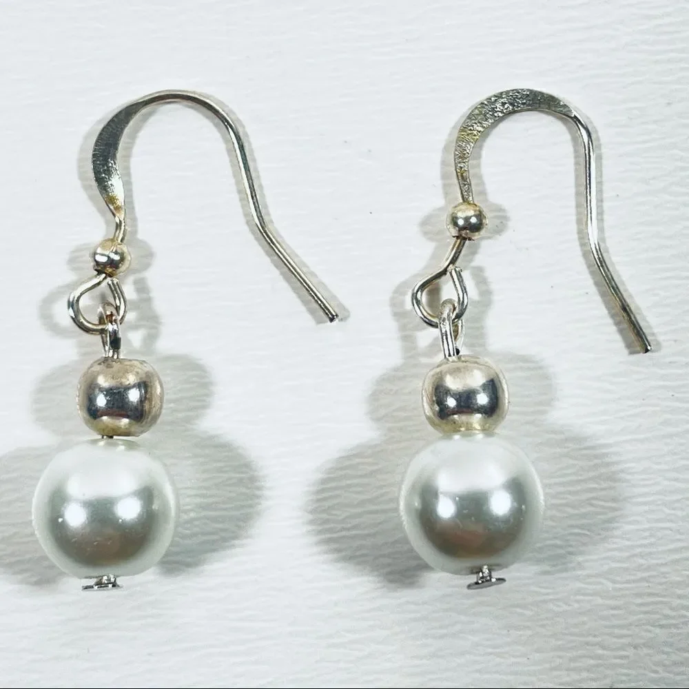 $10 or Free with bundle New pair of Pearl dangle beautiful Silver earrings